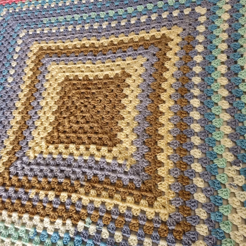 new never used Grandma Square Crochet Throw Blanket hand made about‎ 38x38